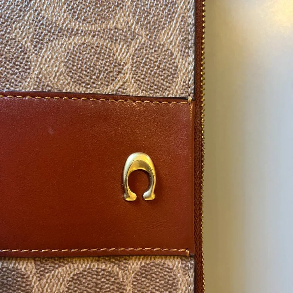 Coach Double Zip Wallet In Signature Canvas - Picture 7 of 10